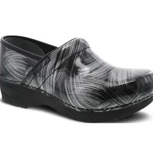 DANSKO size 41 nursing shoe Stylish Black and White Women's Clogs